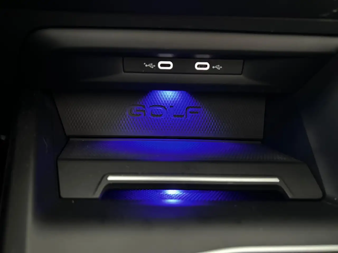 Volkswagen Golf Standard Model — photo 22