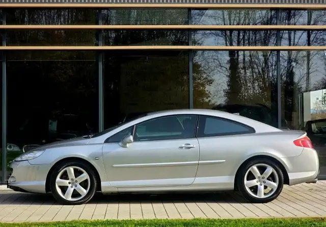 Peugeot 407 view 3