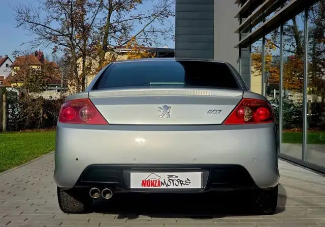 Peugeot 407 view 5