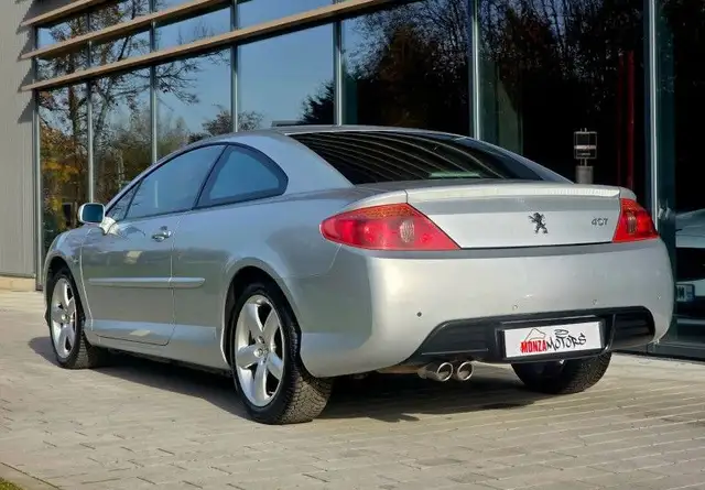 Peugeot 407 view 4