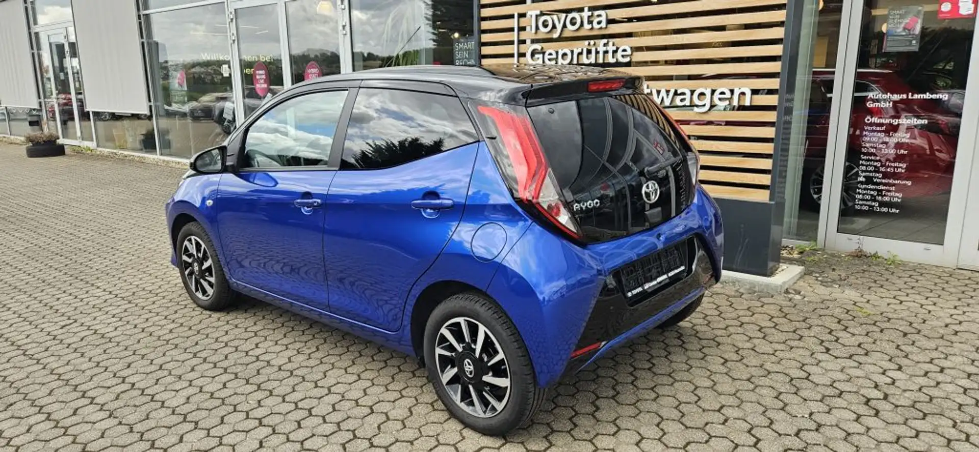 Toyota Aygo x-final *SMART-KEY*ZWEIFARB-LACKIERUNG*KLIMAAUTOMA Azul - 2