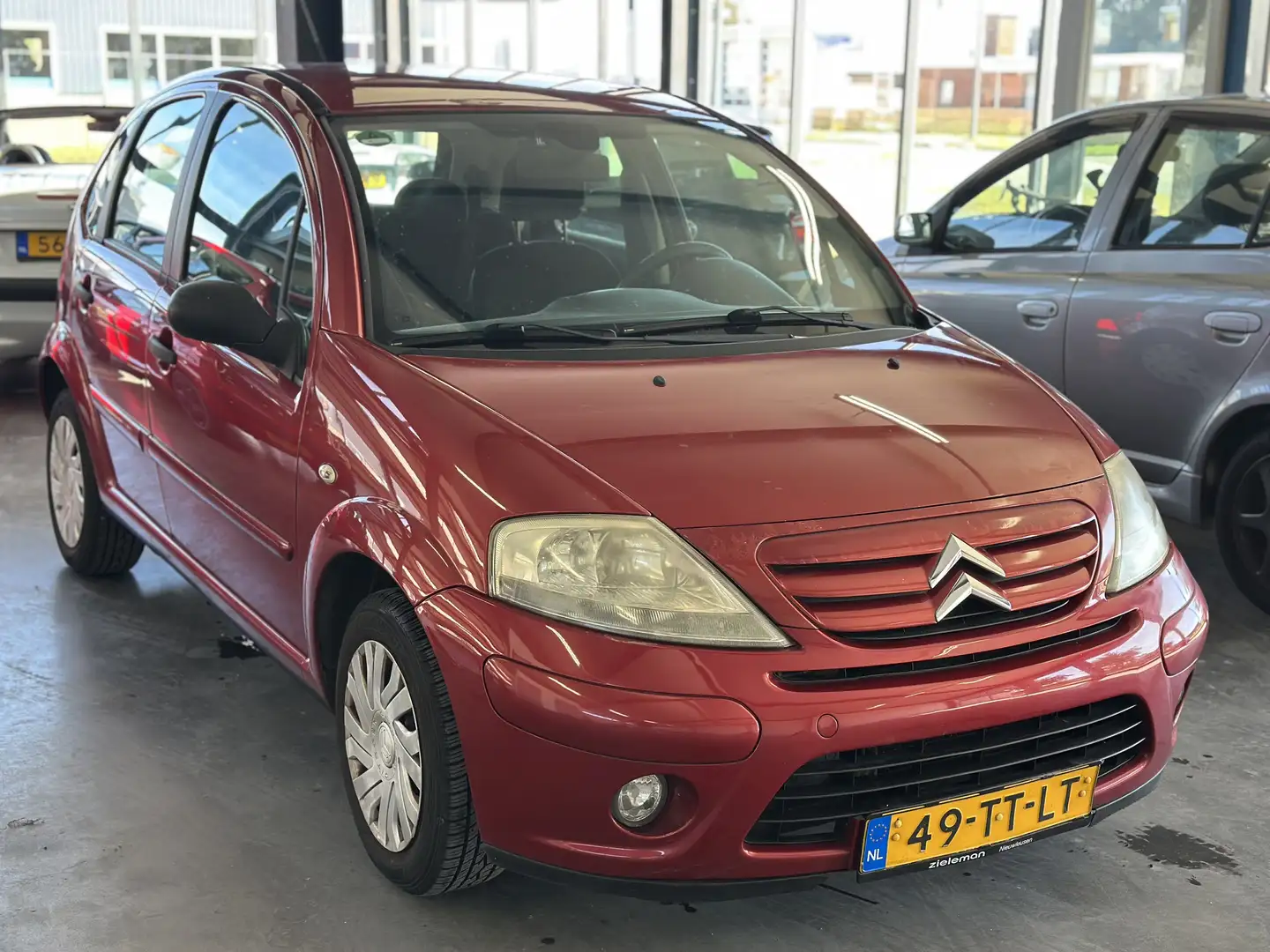 Citroen C3 1.1i Ambiance, airco, elektrische ramen,apk Rood - 1