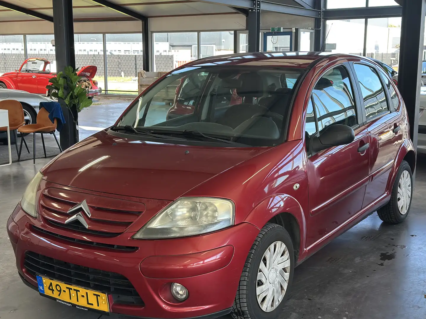 Citroen C3 1.1i Ambiance, airco, elektrische ramen,apk Rood - 2
