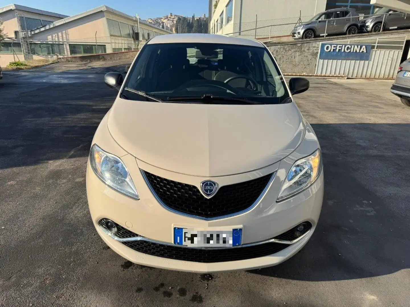 Lancia Ypsilon 1.2 69 CV 5 porte GPL Ecochic Silver ANCONA Beige - 2