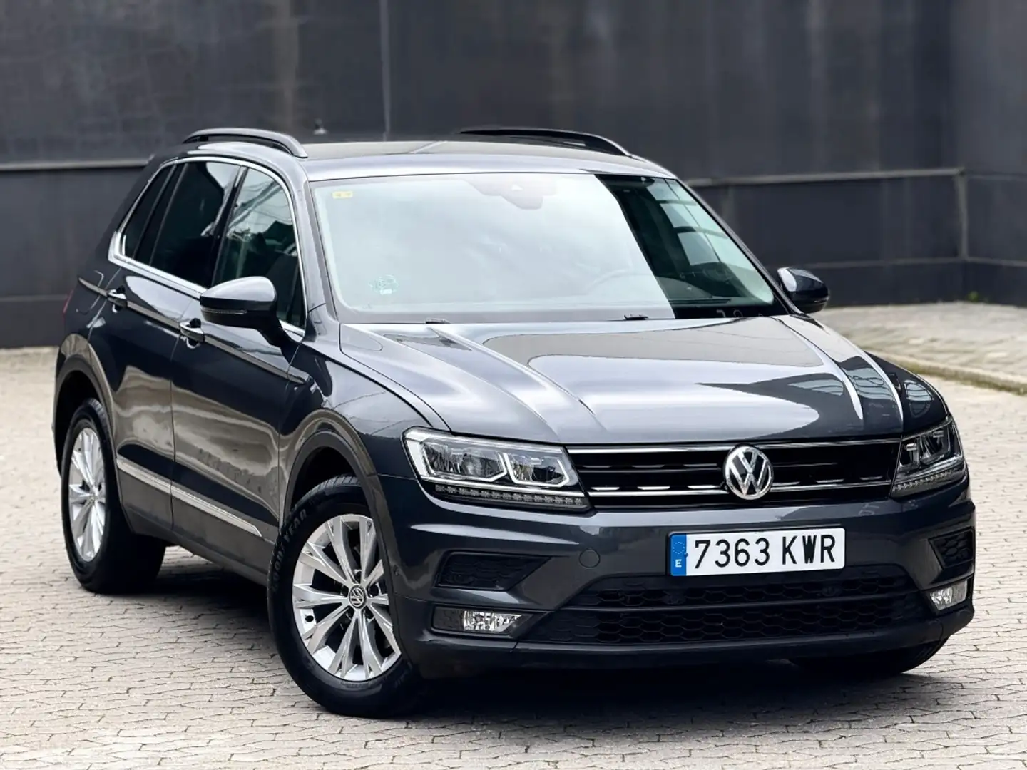Volkswagen Tiguan 2.0TDI Advance DSG 110kW Plateado - 1