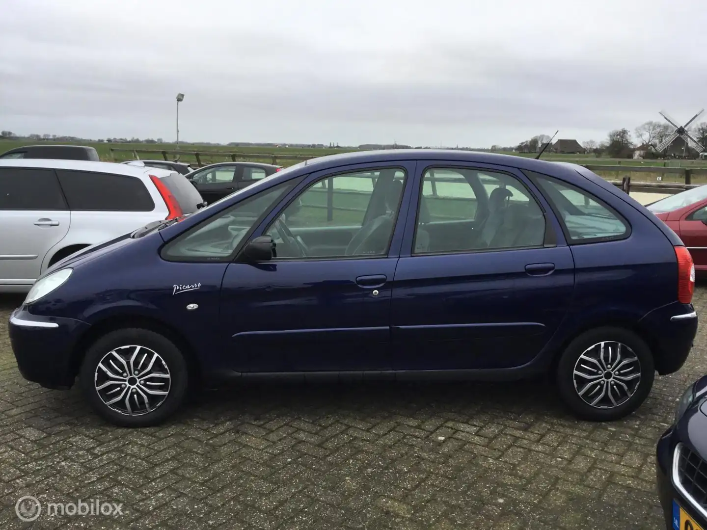 Citroen Xsara Picasso 1.6i-16V Exclusive Blau - 2