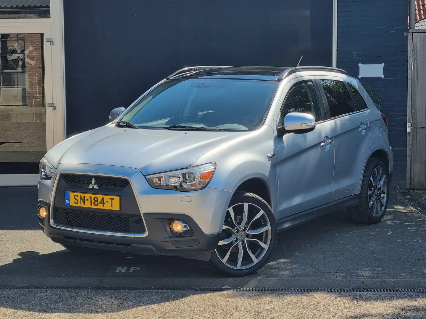 Mitsubishi ASX 1.6 Intense ClearTec PANO / CLIMA / CRUISE Grijs - 1