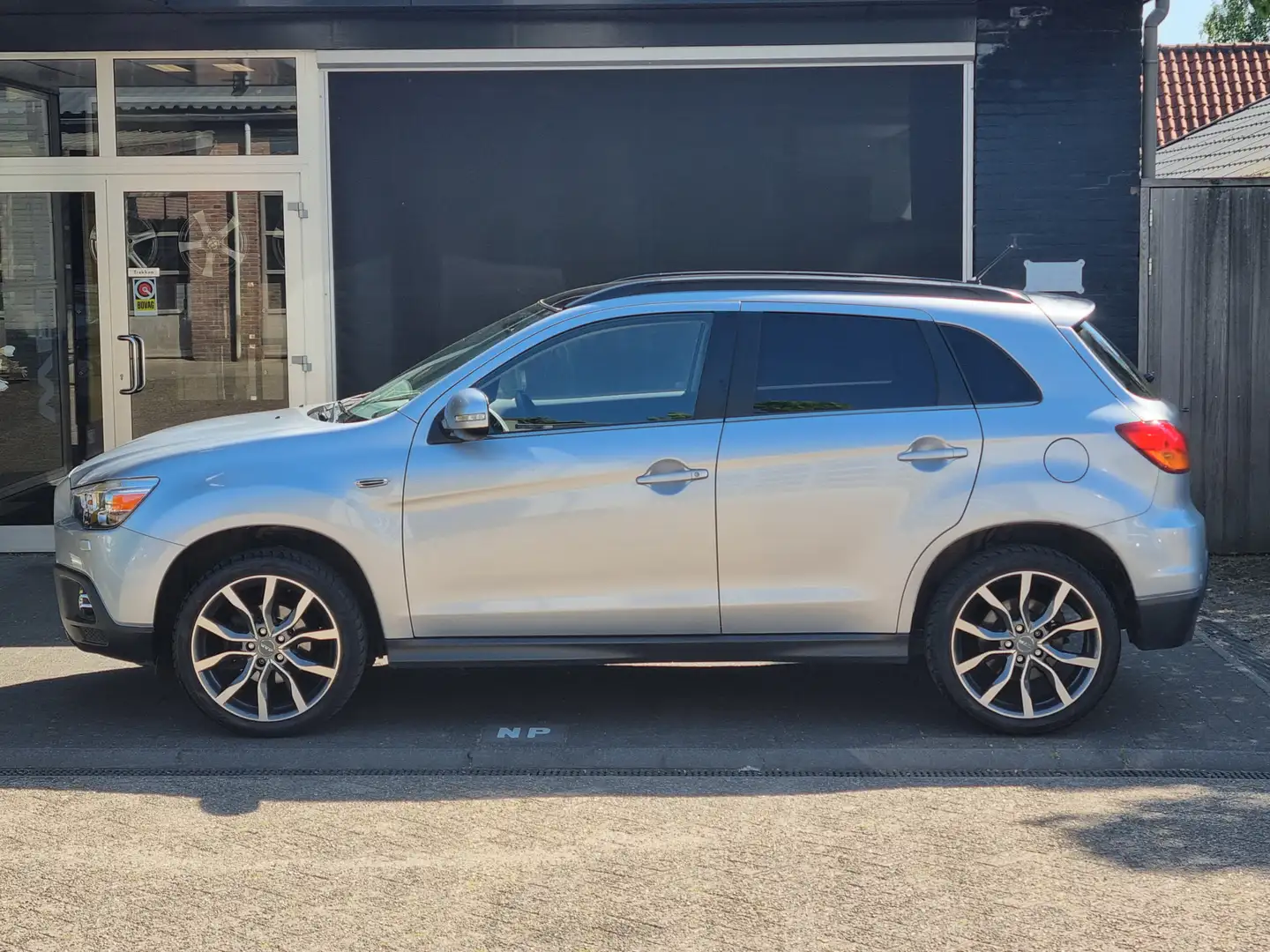 Mitsubishi ASX 1.6 Intense ClearTec PANO / CLIMA / CRUISE Grijs - 2