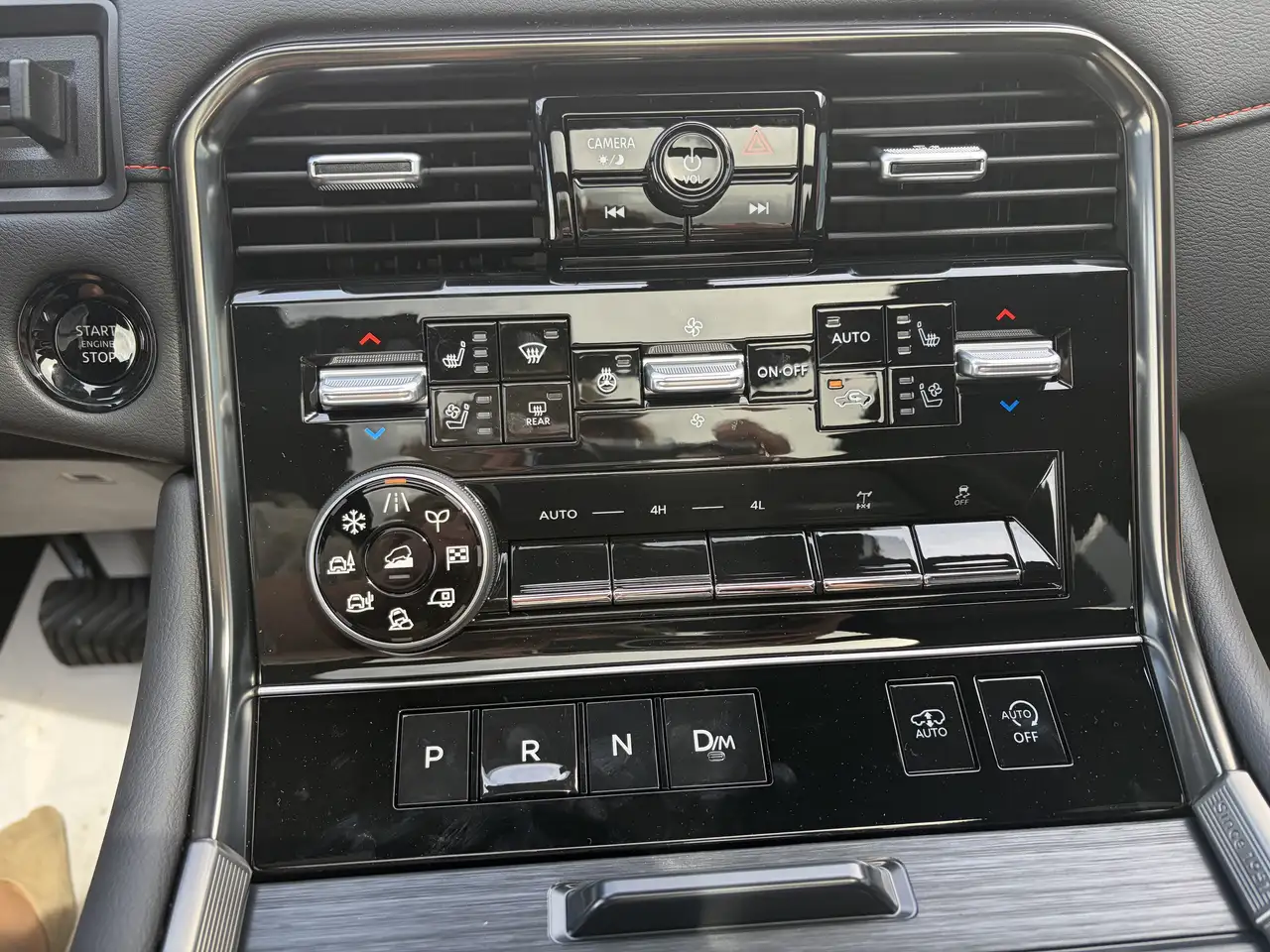 Nissan Armada снимка Nissan Armada