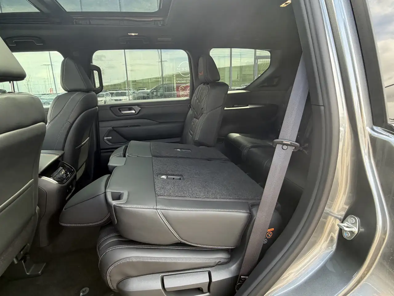 Nissan Armada снимка Nissan Armada
