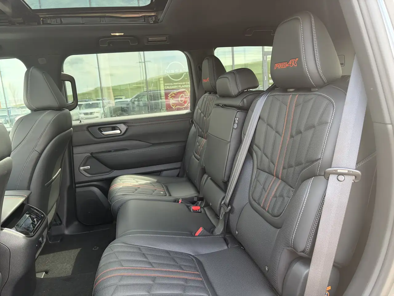 Nissan Armada снимка Nissan Armada