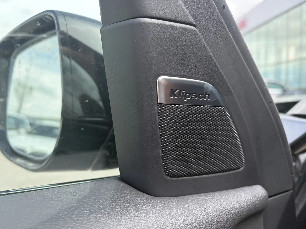 Nissan Armada снимка Nissan Armada