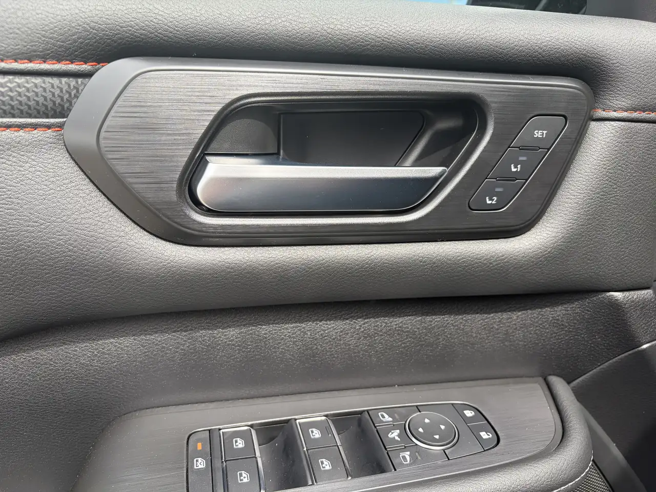 Nissan Armada снимка Nissan Armada