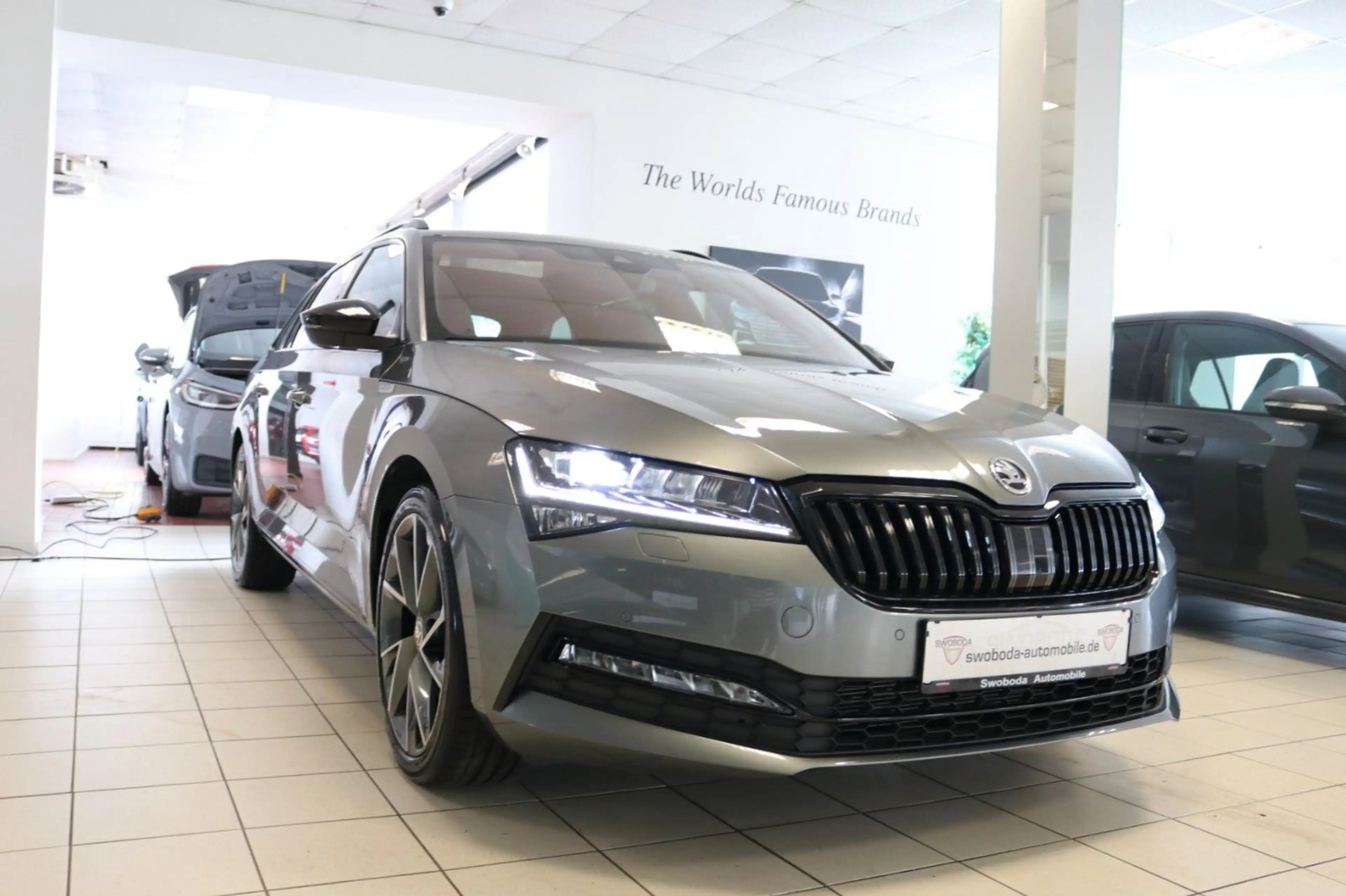 Skoda Superb Combi Sportline DCC Pano Kamera Memory — photo 6