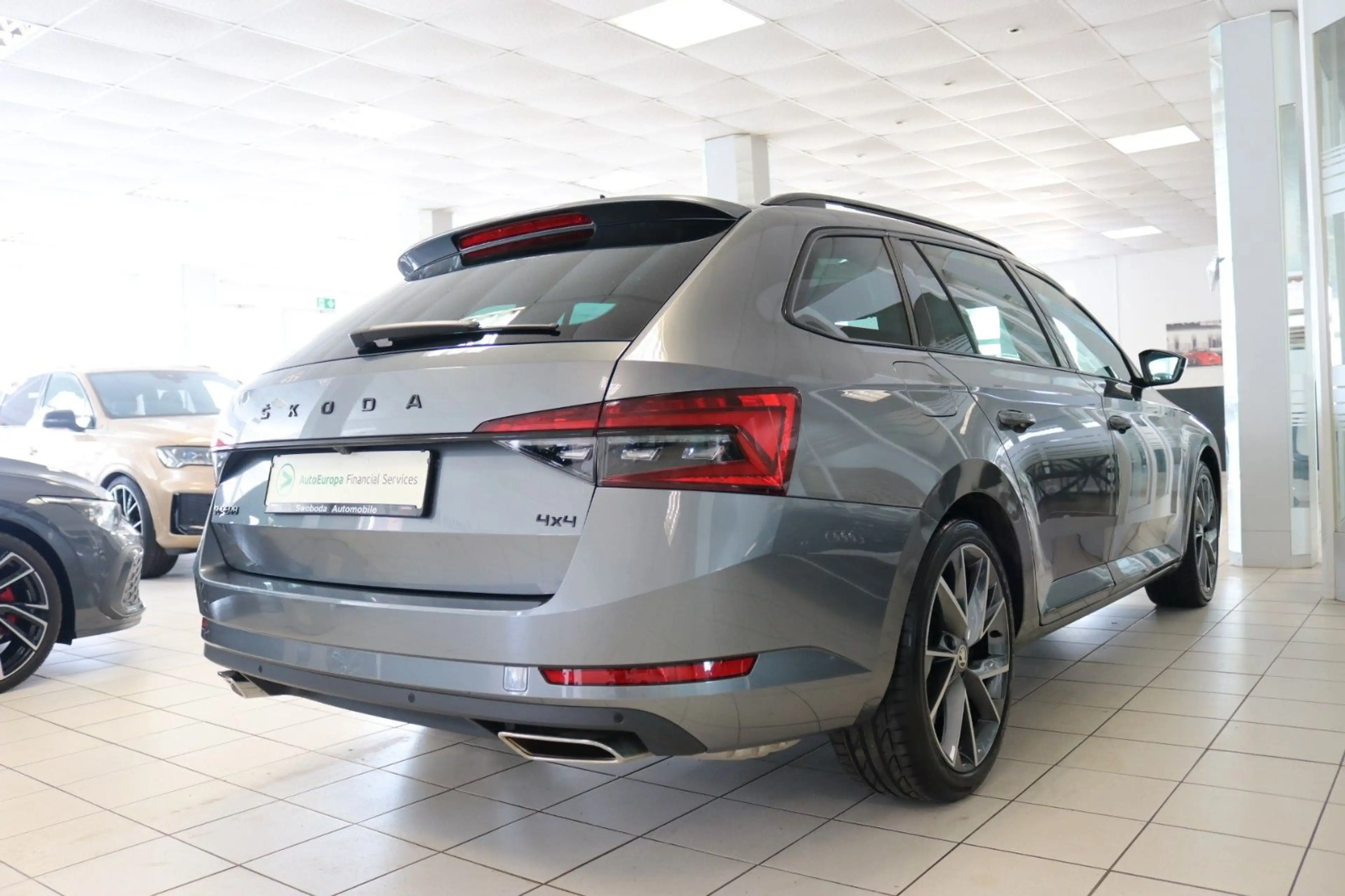 Skoda Superb Combi Sportline DCC Pano Kamera Memory — photo 9