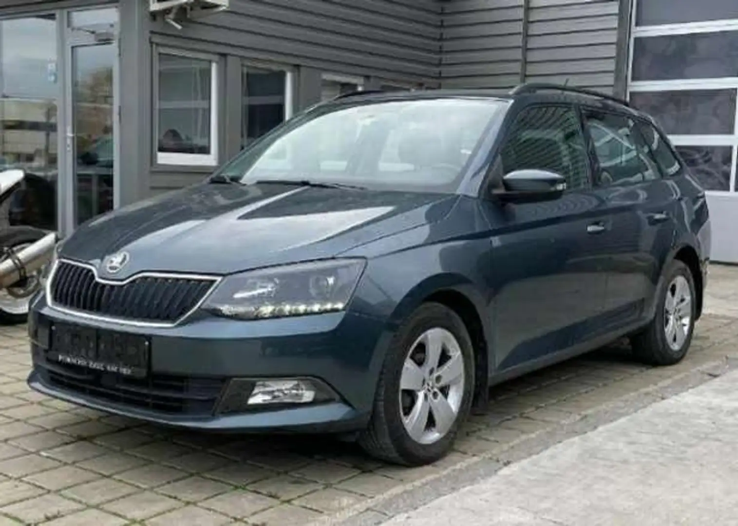 Skoda Fabia Fabia Combi Style 1,2 TSI DSG Style Grau - 2