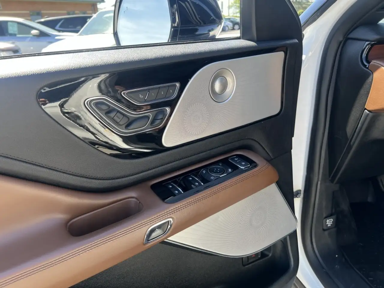 Lincoln Aviator снимка Lincoln Aviator