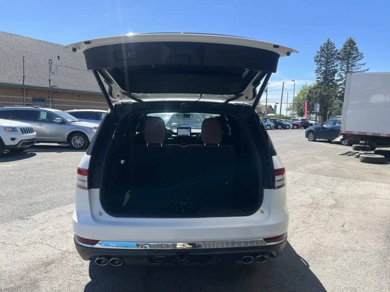 Lincoln Aviator снимка Lincoln Aviator