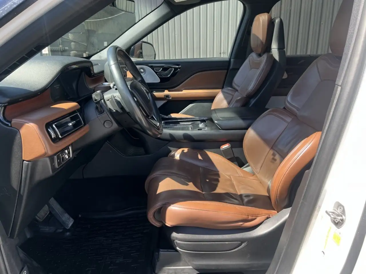 Lincoln Aviator снимка Lincoln Aviator