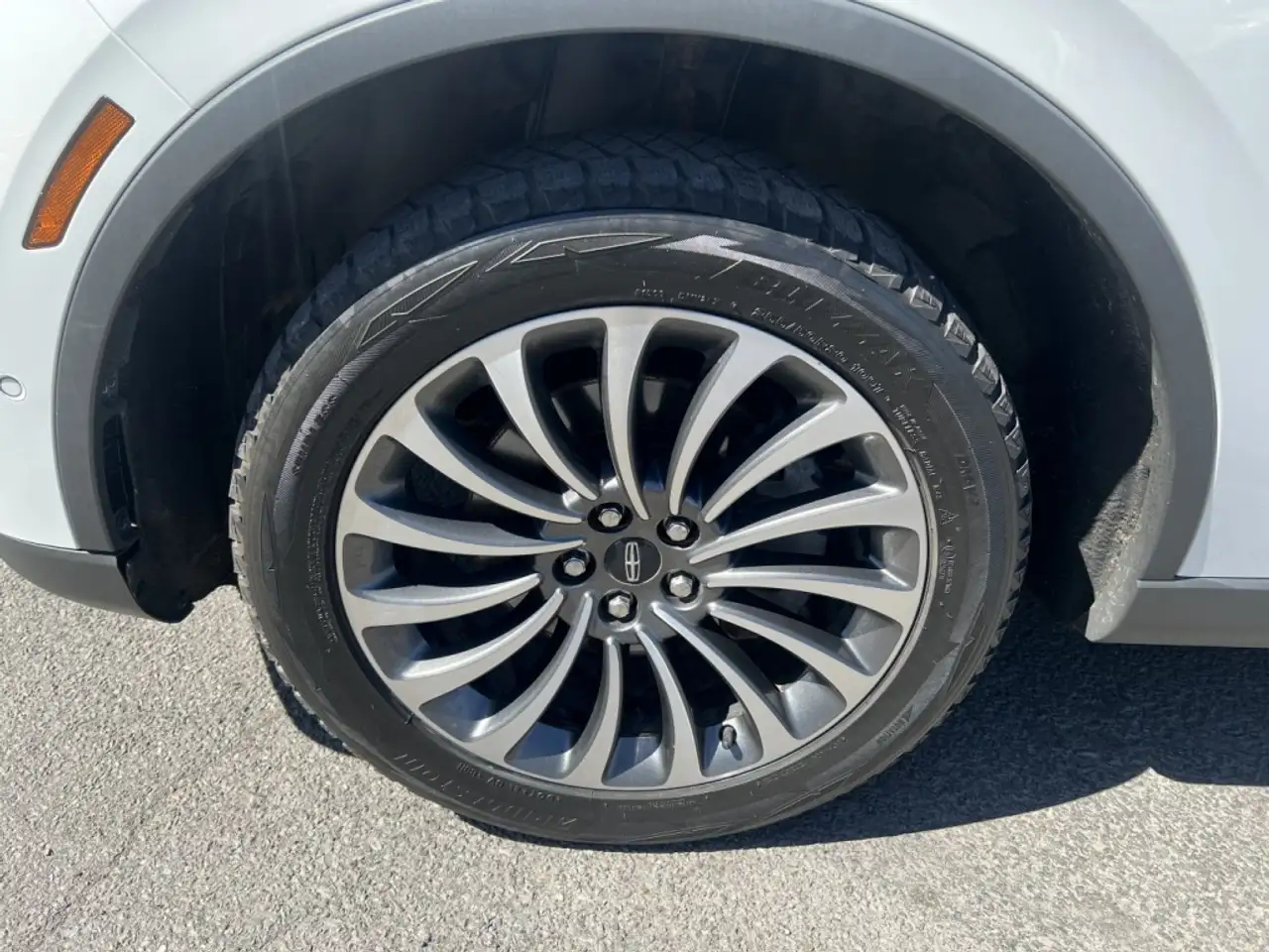 Lincoln Aviator снимка Lincoln Aviator