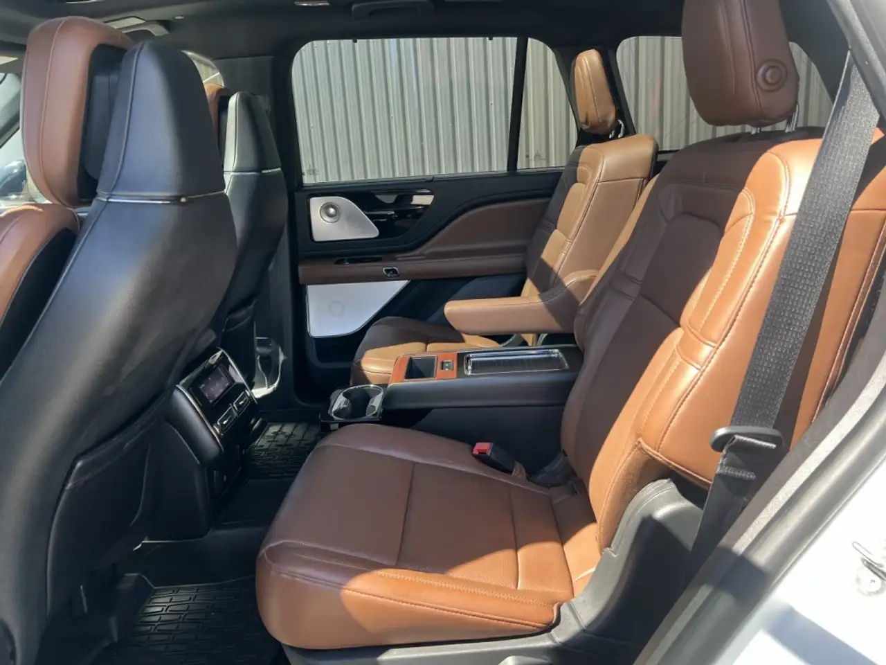 Lincoln Aviator снимка Lincoln Aviator