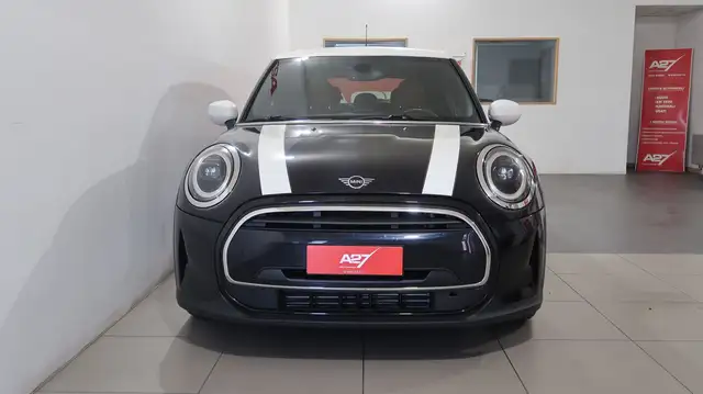Mini Hatch view 7