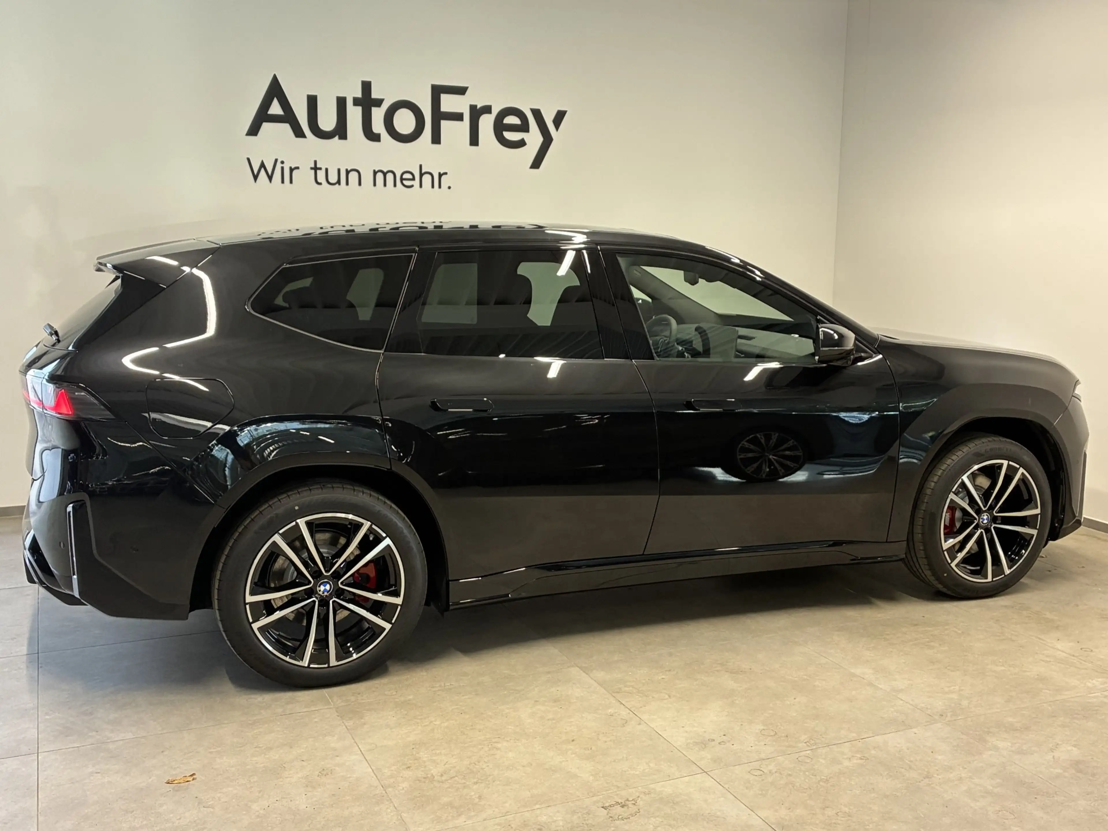 BMW iX3 40 sDrive — photo 4