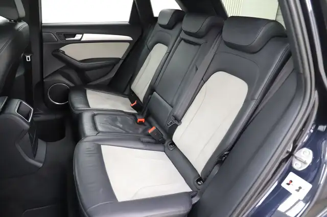Audi SQ5 view 11