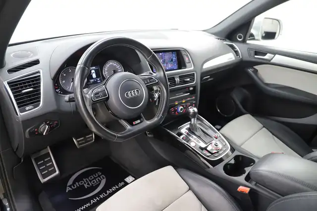 Audi SQ5 view 13