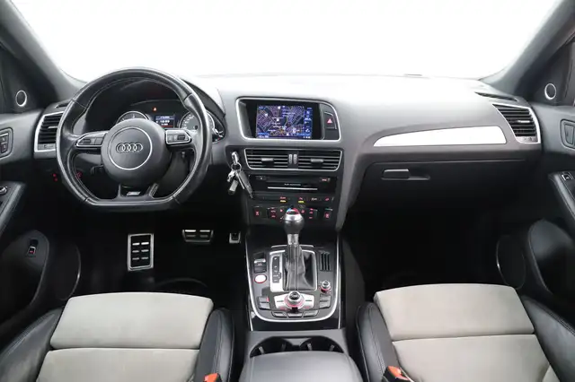 Audi SQ5 view 14