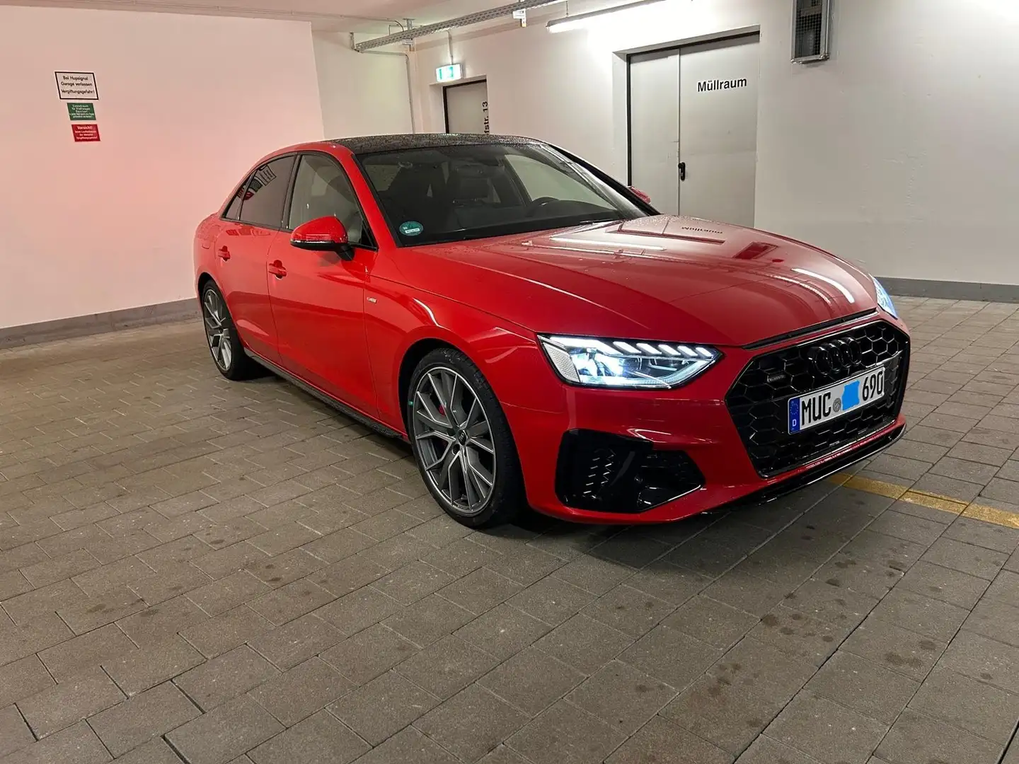 Audi A4 40 TFSI quattro S line Competion Edition Rot - 1