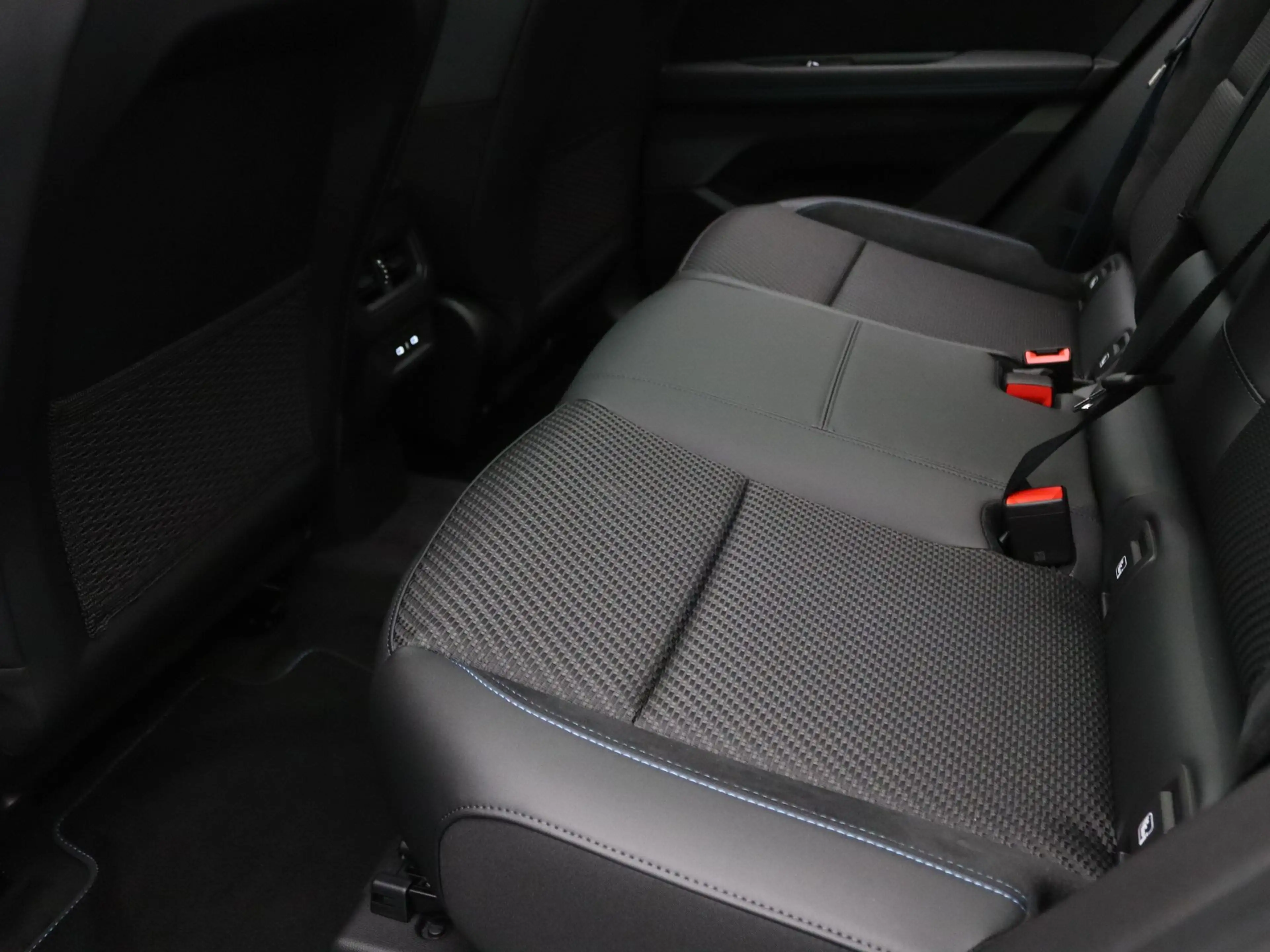 Renault Austral 1.2 E-Tech full hybrid 200 esprit Alpine Apple Car — photo 31