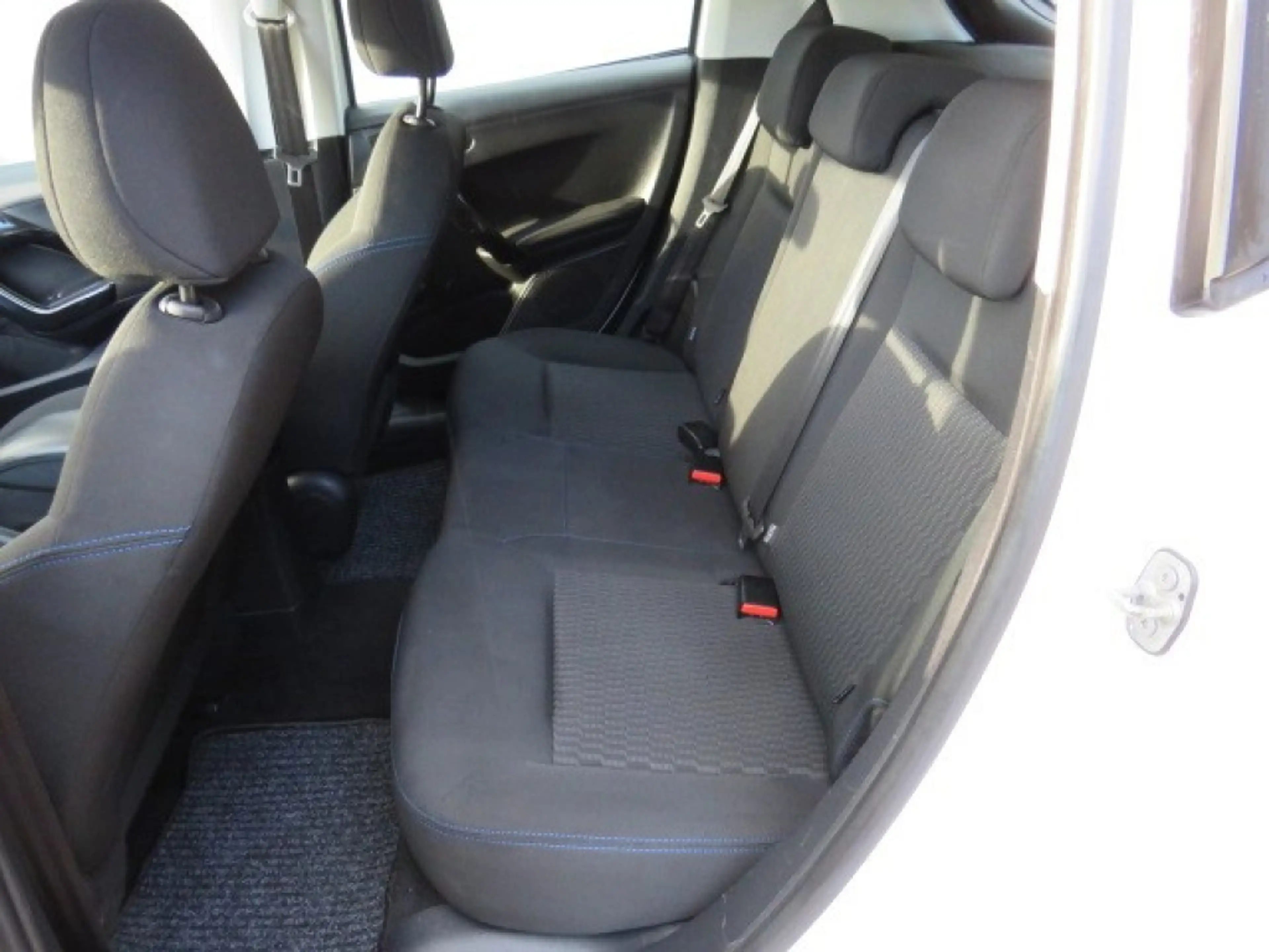 Peugeot 208 1.2 PURET. SIGNATURE — photo 10