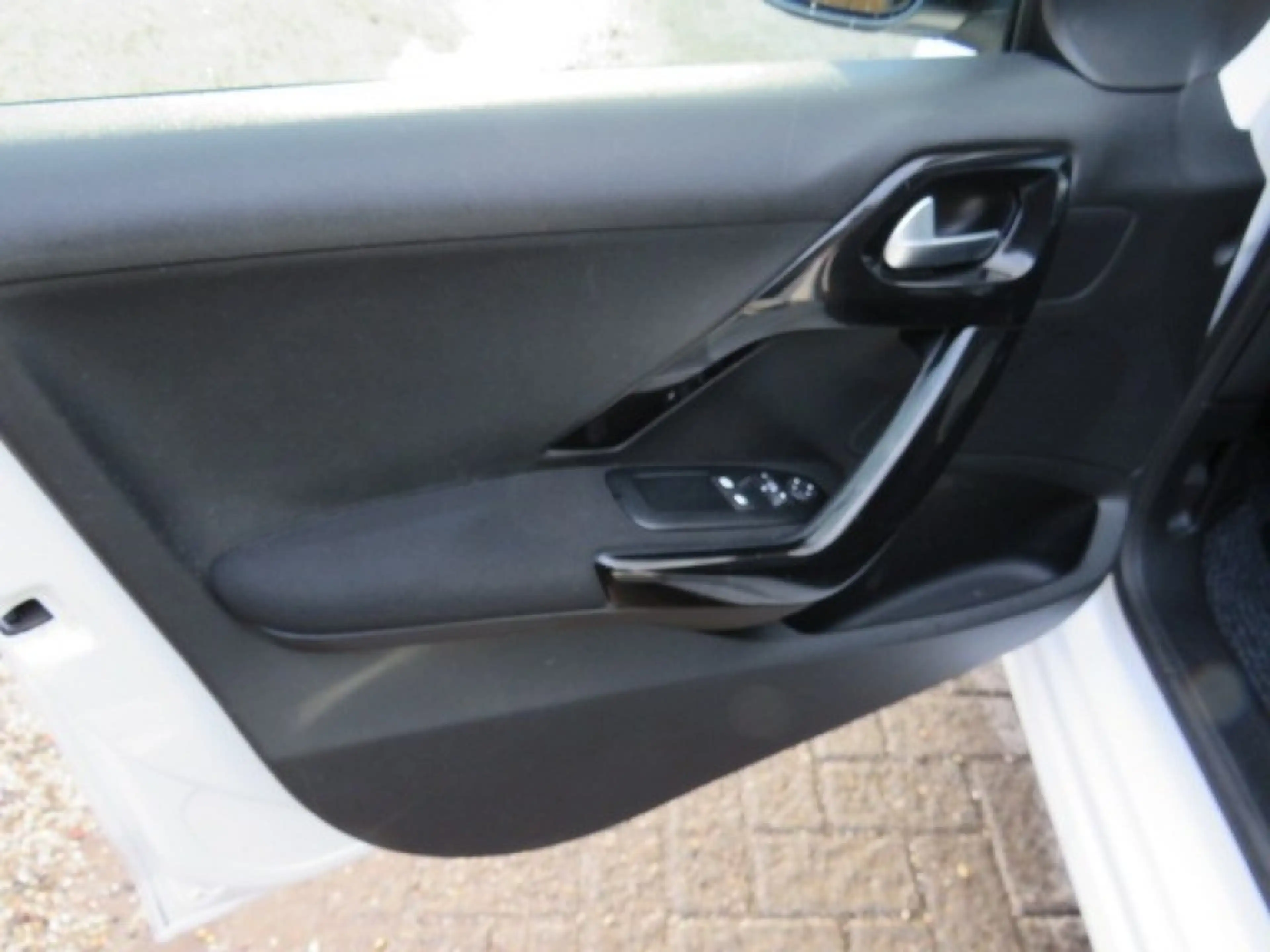 Peugeot 208 1.2 PURET. SIGNATURE — photo 11