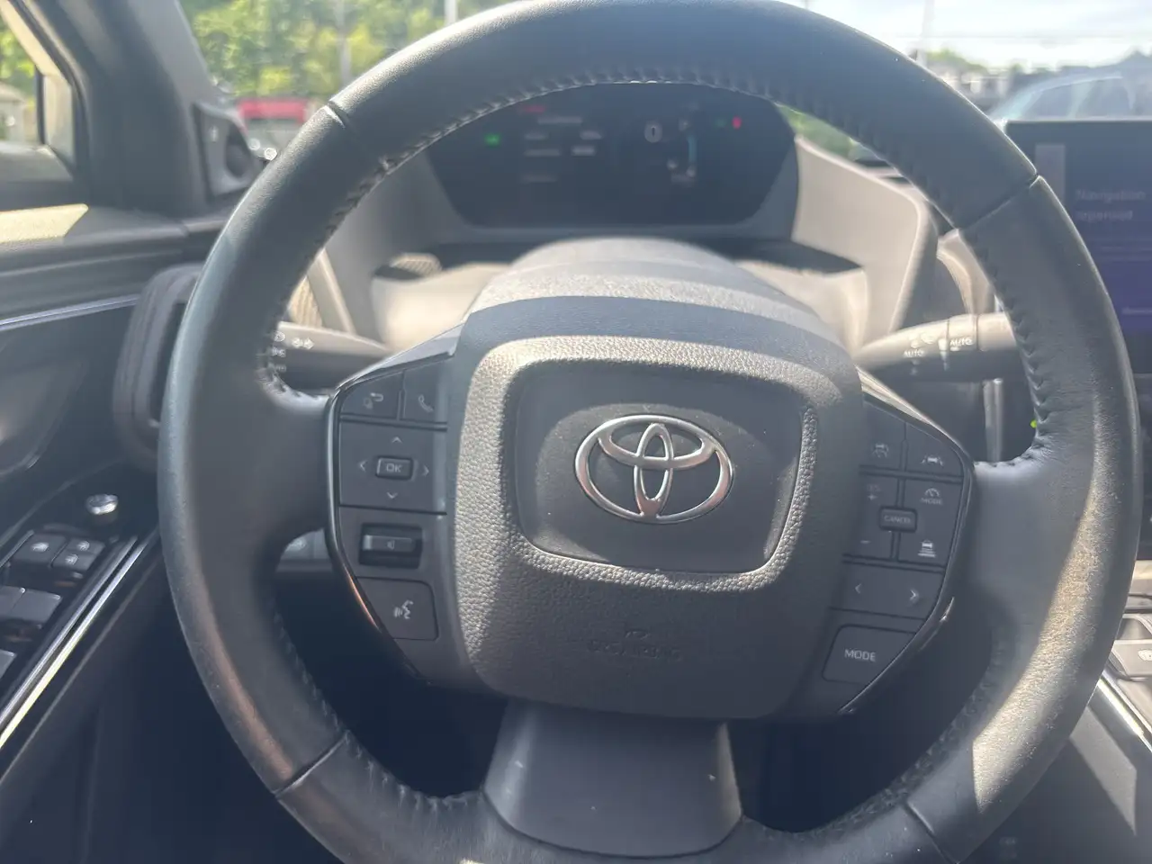 Toyota bZ4X снимка Toyota bZ4X