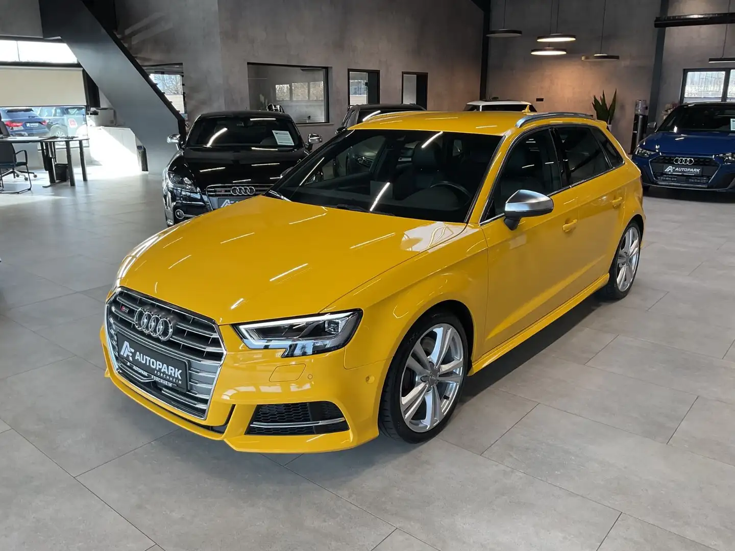Audi S3 Sportback 2.0 TFSI qu. ACC DAB B&O LED Navi Žlutá - 1