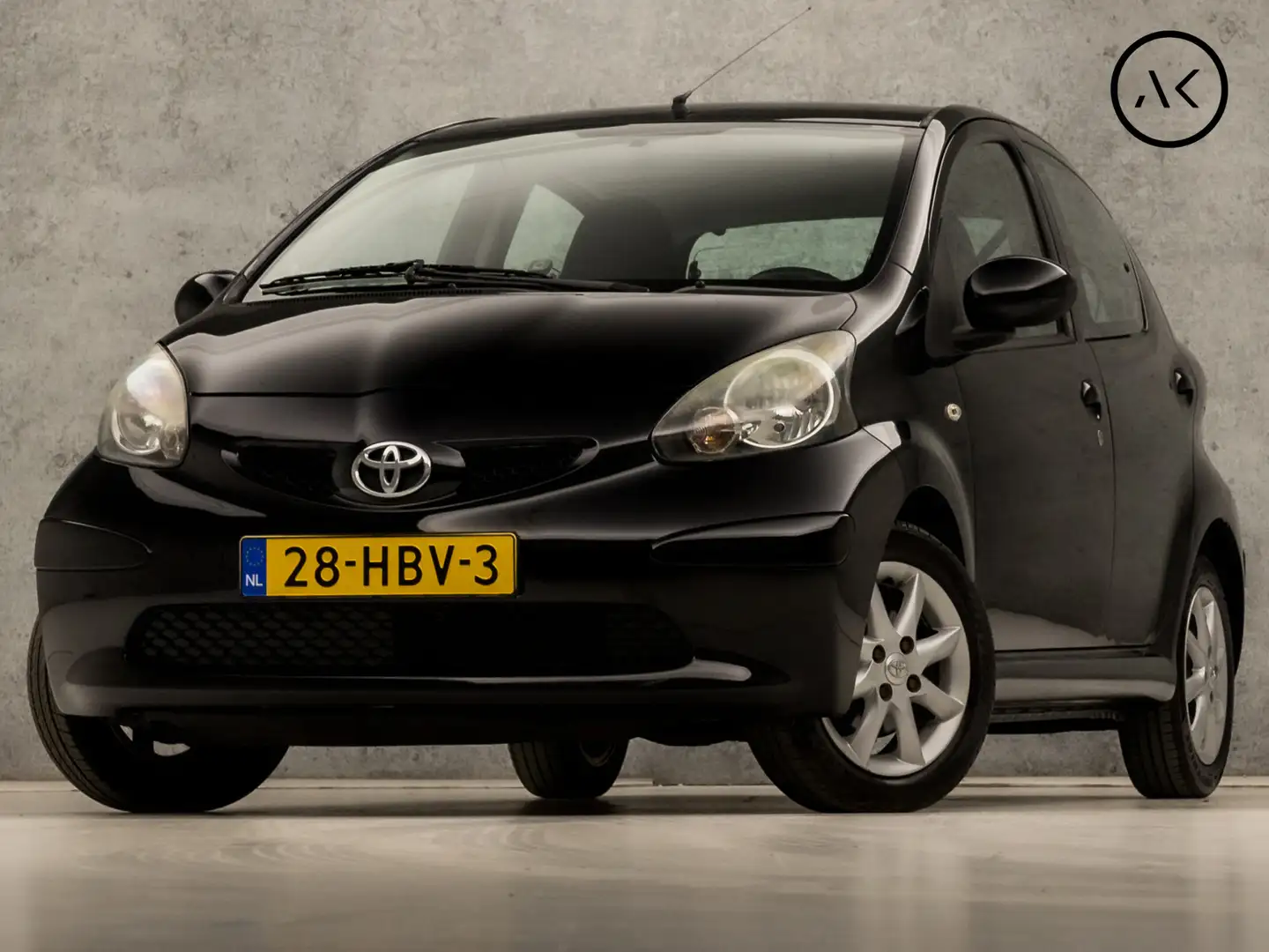 Toyota Aygo 1.0-12V Sport (YOUNGTIMER, 5 DEURS, AIRCO, SCHERM, Zwart - 1