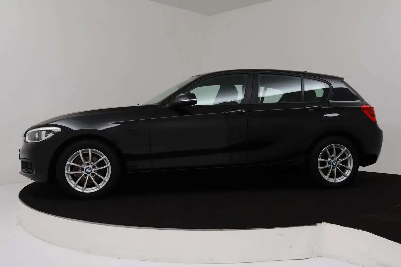 BMW 116 1-serie 116i Essential (NL-auto, Dealer onderH, Na Zwart - 2