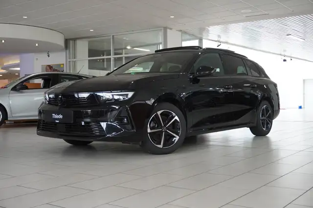 Opel Astra view 3