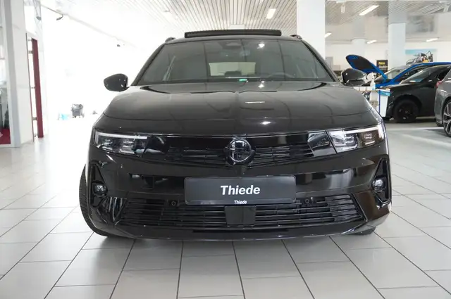 Opel Astra view 6