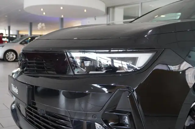 Opel Astra view 5