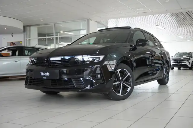 Opel Astra view 4