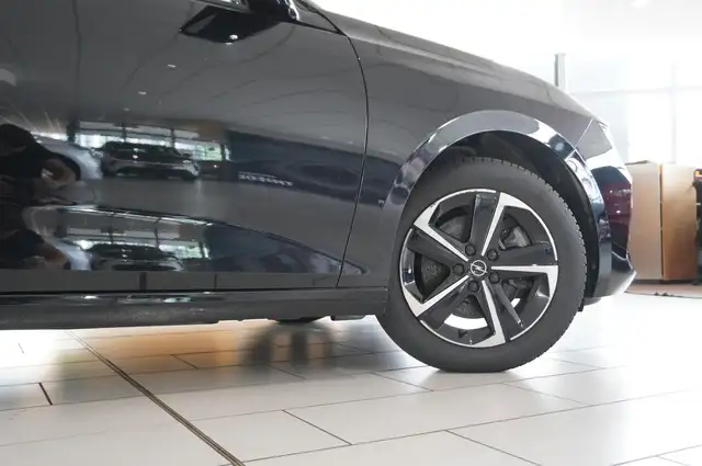 Opel Astra view 8