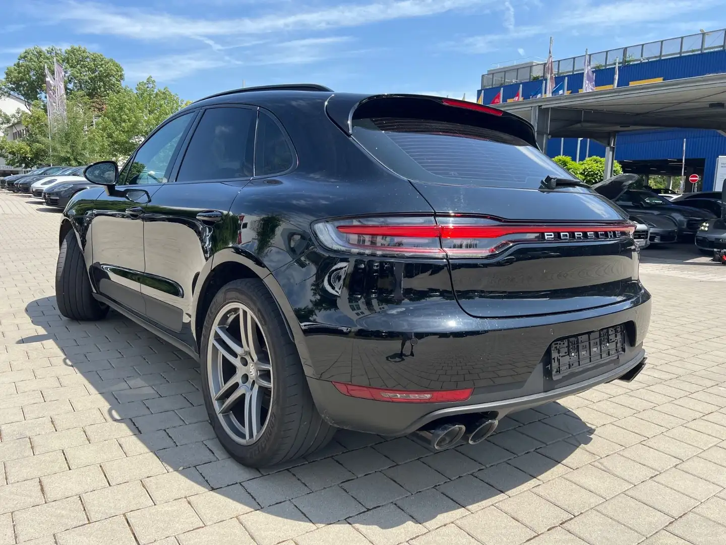 Porsche Macan II *PANO-DISTRONIC-SUSPENSION-AHK-20 Zoll* Schwarz - 2