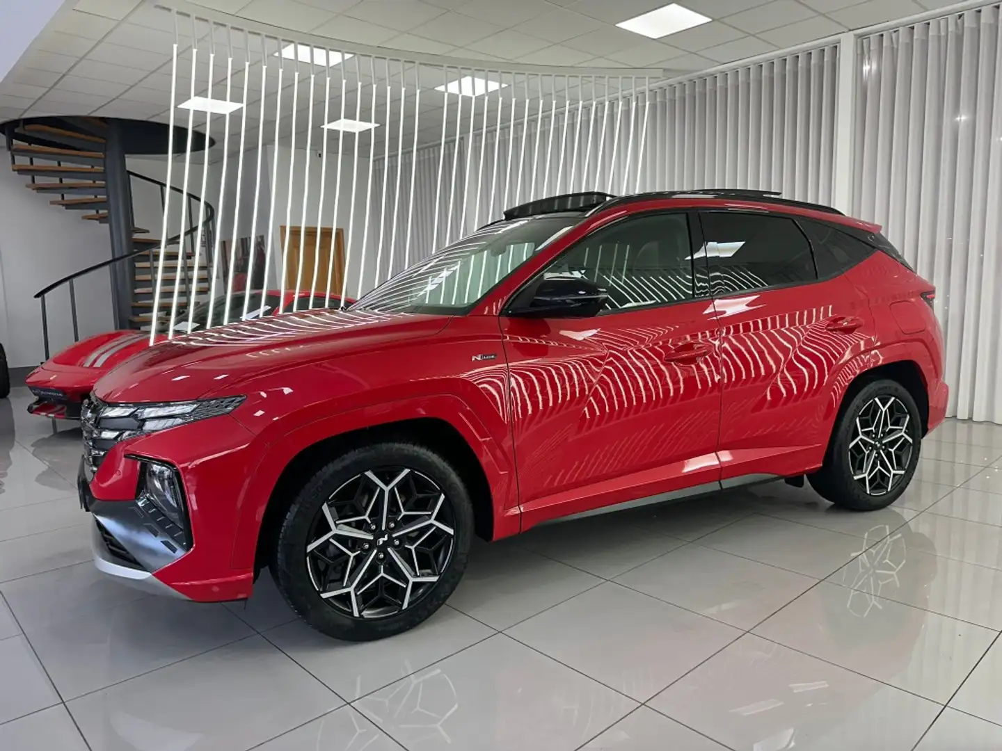 Hyundai TUCSON 1.6 TGDI HEV Nline Sky AT Rojo - 2