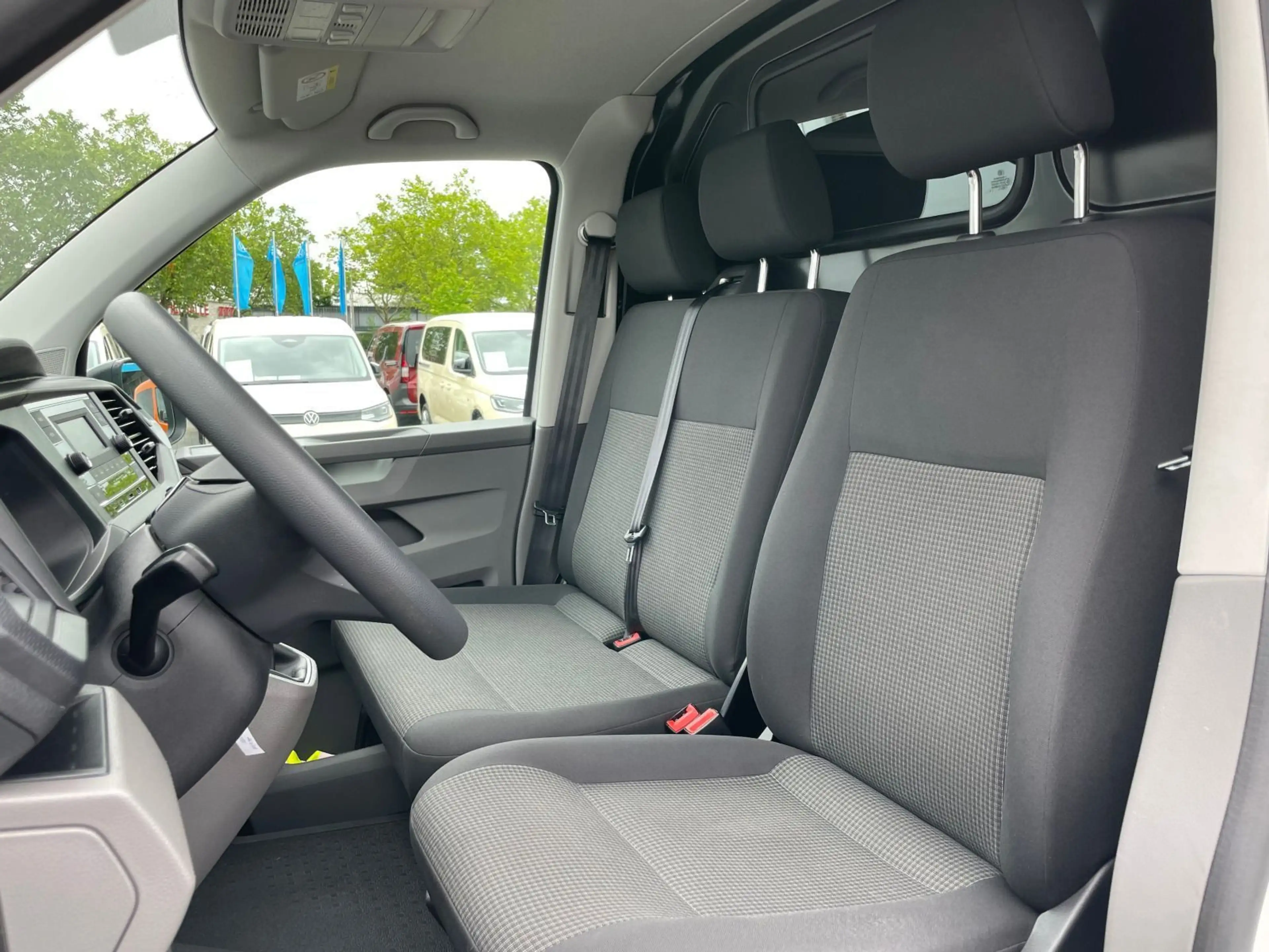 Volkswagen T6.1 Transporter T6.1 Kasten 2.0 TDI Klima H.flügeltüren Holzbode — photo 8