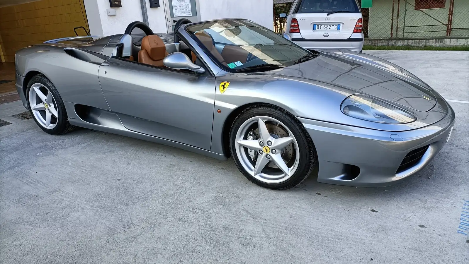 Ferrari 3.6 Spider- Manual- New Service