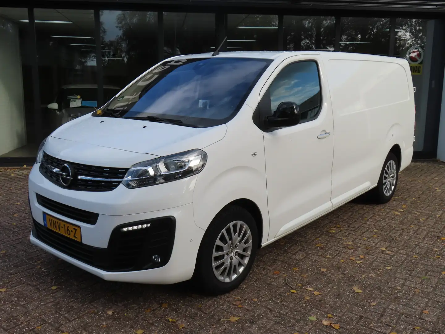 Opel Vivaro 2.0 CDTI 177pk Automaat L3H1 Innovation*Navi*HUD*C Wit - 2