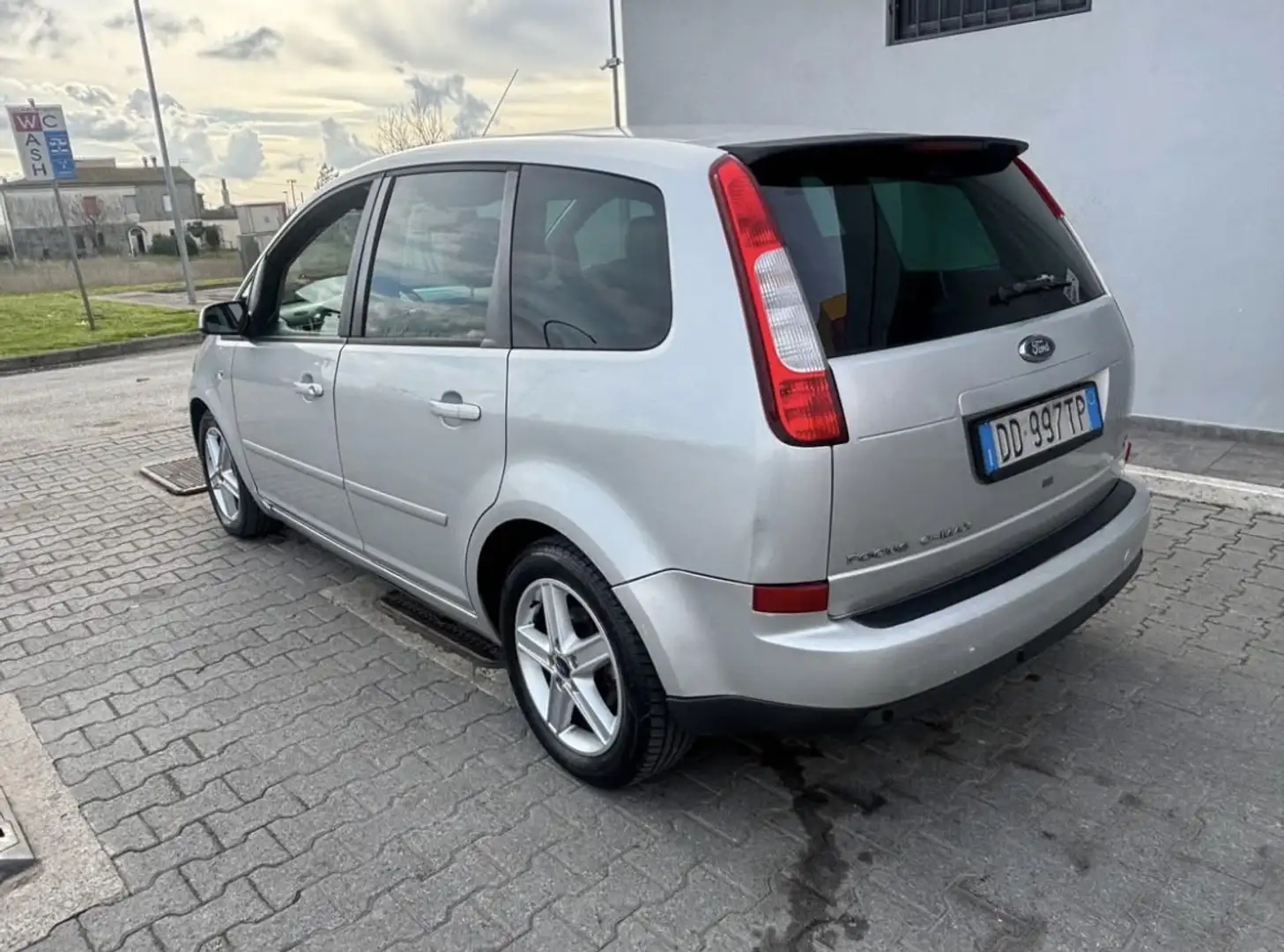 Ford Focus C-Max 1.6 TDCi Ambiente - 2