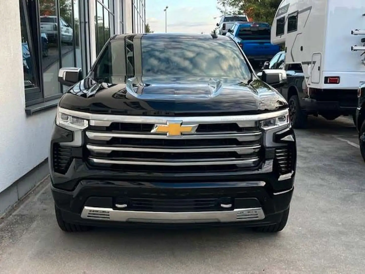 Chevrolet Silverado 1500 High Country 3.0TD 4.99% Černá - 2